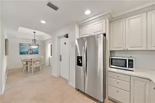 221 9th St S, Naples, FL 34102 - Photo 8