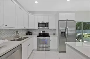 3892 14th St N, Naples, FL 34103 - Photo 10