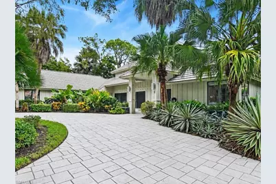 8 Stonehedge Pt, Naples, FL 34105 - Photo 2