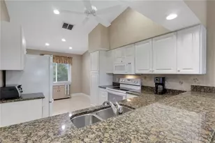 400 Fox Haven Dr, Naples, FL 34104 - Photo 8