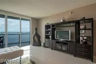 3000 Oasis Grand Blvd, Fort Myers, FL 33916 - Photo 2