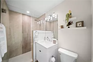 1044 Woodshire Ln, Naples, FL 34105 - Photo 18