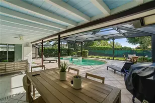 560 Cypress Way E, Naples, FL 34110 - Photo 16