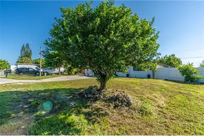 1990 48th St SW, Naples, FL 34116 - Photo 4