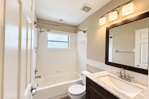 517 Windsor Sq, Naples, FL 34104 - Photo 18