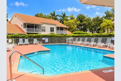 517 Windsor Sq #201, Naples, FL 34104 - Photo 4