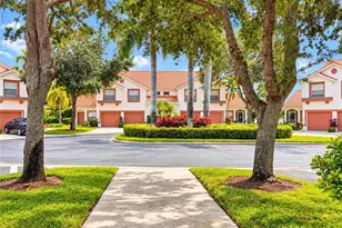 517 Windsor Sq, Naples, FL 34104 - Photo 2