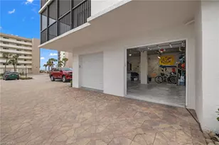 10482 Gulf Shore Dr, Naples, FL 34108 - Photo 30