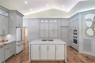 805 Lake Vista Ct, Naples, FL 34108 - Photo 10