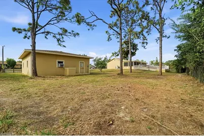 18343 Hawthorne Rd, Fort Myers, FL 33967 - Photo 38