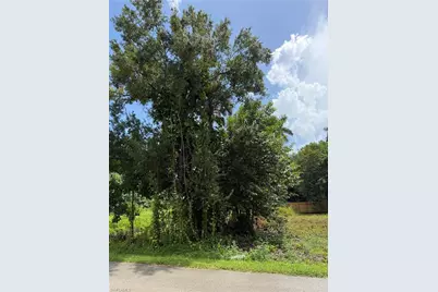 557 Sacramento St, North Fort Myers, FL 33903 - Photo 1