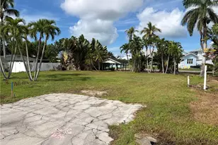 1138 Christopher Ct, Naples, FL 34104 - Photo 1