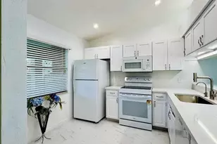 2037 Pine Isle Ln, Naples, FL 34112 - Photo 24