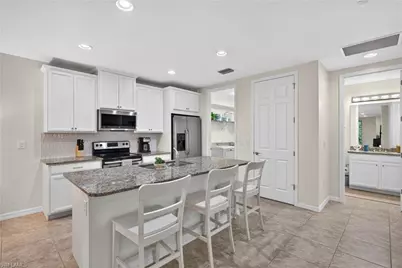 14939 Edgewater Cir, Naples, FL 34114 - Photo 10