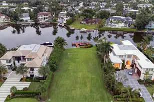 3191 Gin Ln, Naples, FL 34102 - Photo 2