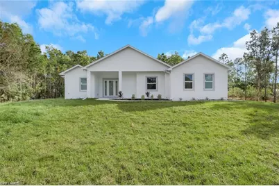 160 Logan Blvd S, Naples, FL 34119 - Photo 32