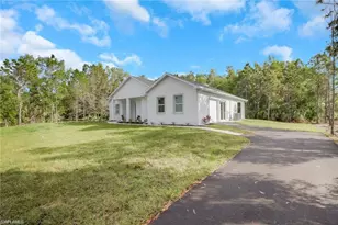 160 Logan Blvd S, Naples, FL 34119 - Photo 28