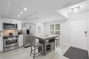 9101 Vanderbilt Dr, Naples, FL 34108 - Photo 8