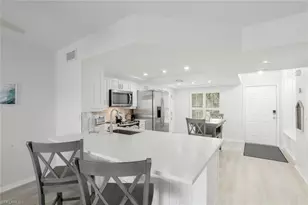 9101 Vanderbilt Dr, Naples, FL 34108 - Photo 10
