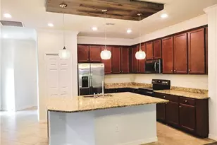 9137 Glenforest Dr, Naples, FL 34120 - Photo 10