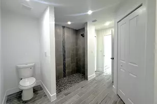 2317 NE 39th St, Cape Coral, FL 33909 - Photo 12