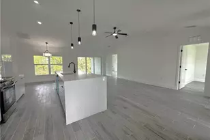 2317 NE 39th St, Cape Coral, FL 33909 - Photo 6
