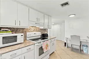 1930 Gulf Shore Blvd N, Naples, FL 34102 - Photo 14