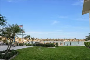 222 Harbour Dr, Naples, FL 34103 - Photo 8