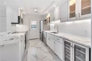 222 Harbour Dr, Naples, FL 34103 - Photo 2