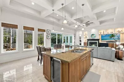 9222 Vanderbilt Dr, Naples, FL 34108 - Photo 10