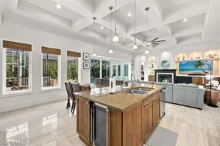 9222 Vanderbilt Dr, Naples, FL 34108 - Photo 10