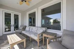 9222 Vanderbilt Dr, Naples, FL 34108 - Photo 40