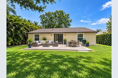 533 Landmark Dr, Naples, FL 34112 - Photo 6
