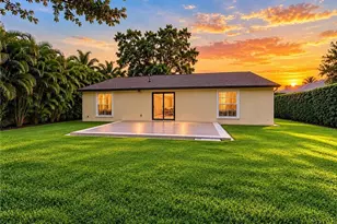 533 Landmark Dr, Naples, FL 34112 - Photo 20