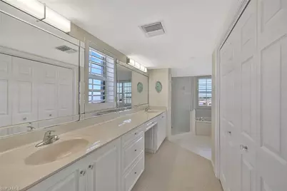 9577 Gulf Shore Dr #704, Naples, FL 34108 - Photo 10