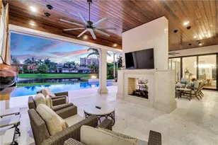 385 Colony Dr, Naples, FL 34108 - Photo 8