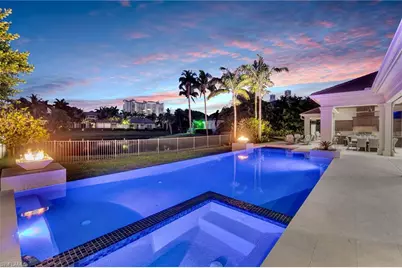 385 Colony Dr, Naples, FL 34108 - Photo 10