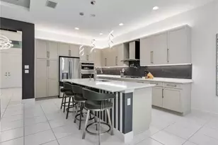 12239 Bonnet Dr, Naples, FL 34120 - Photo 10