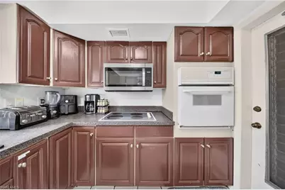 5125 York Ct, Cape Coral, FL 33904 - Photo 32
