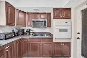 5125 York Ct, Cape Coral, FL 33904 - Photo 32