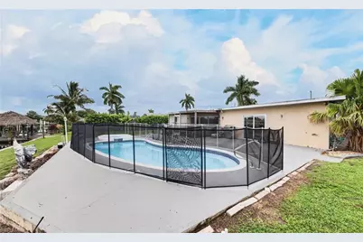 5125 York Ct, Cape Coral, FL 33904 - Photo 18