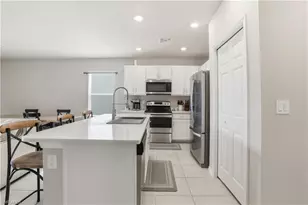 15054 Wildflower Cir, Naples, FL 34119 - Photo 4