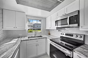 666 3rd St S, Naples, FL 34102 - Photo 6