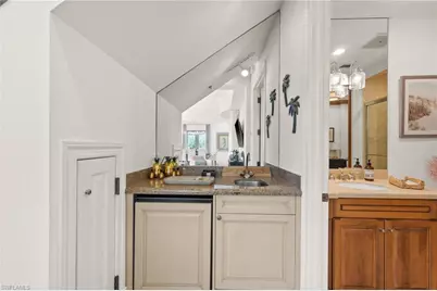 380 10th St S #202, Naples, FL 34102 - Photo 18