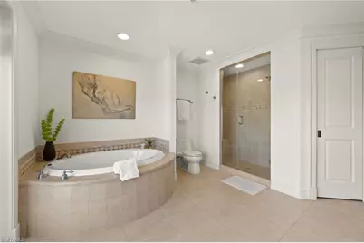 380 10th St S #202, Naples, FL 34102 - Photo 32