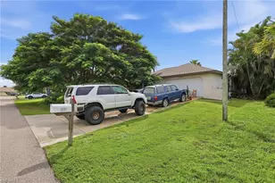 338 SE 46th Ln, Cape Coral, FL 33904 - Photo 2