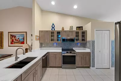 5485 Whitten Dr, Naples, FL 34104 - Photo 10