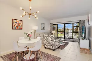 801 River Point Dr, Naples, FL 34102 - Photo 8