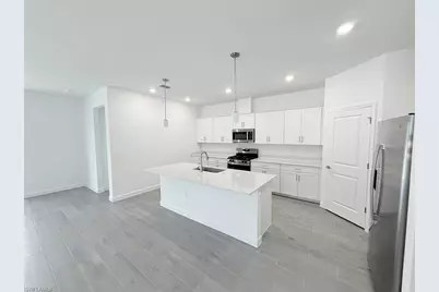 19274 Hinkley Dr, Estero, FL 33928 - Photo 8