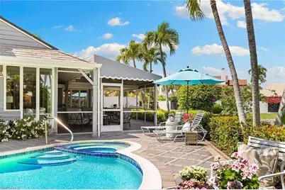 643 Bridgeway Ln, Naples, FL 34108 - Photo 42